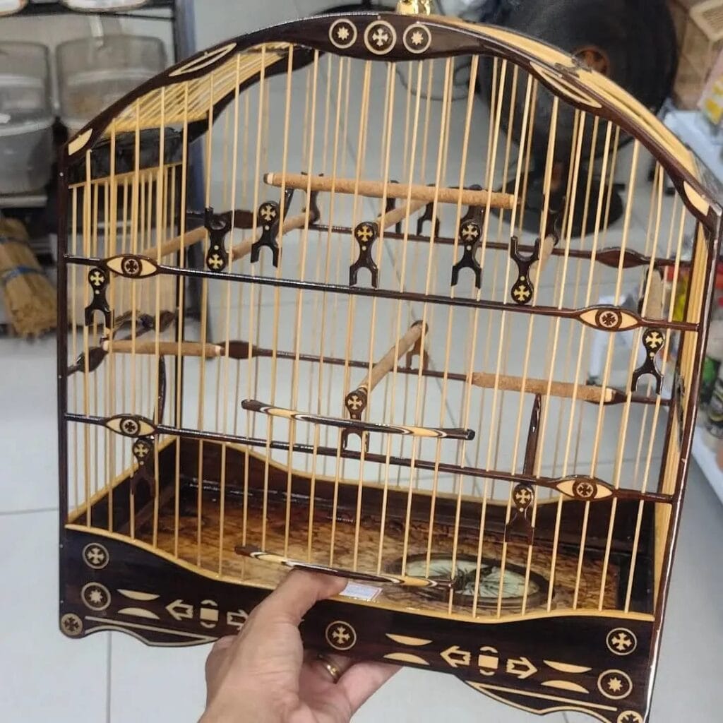 Gaiola para Coleiro Medalhão Dourado